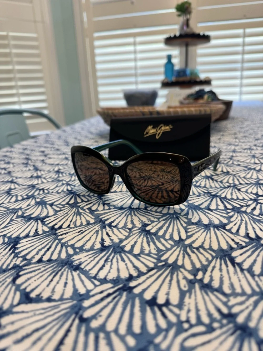Maui Jim Women’s Orchid Polarized Sunglasses in Tortoise with Peacock - Picture 3 of 7